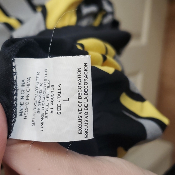 Black and yellow dress with beads around neck - Picture 6 of 8